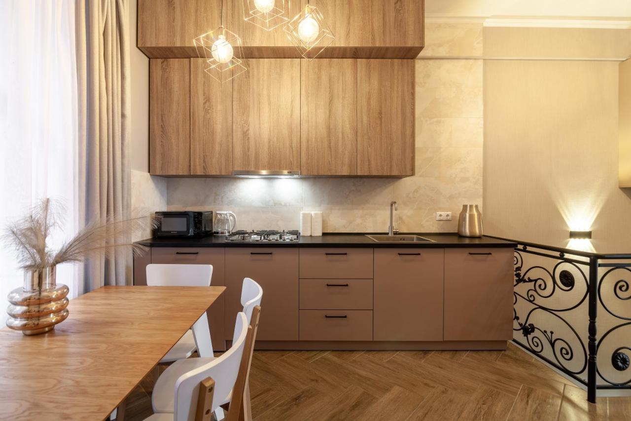 Avangard Saint Teodora III Apart Lviv Ngoại thất bức ảnh