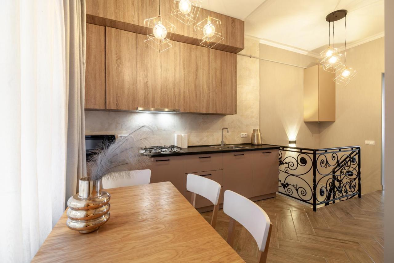 Avangard Saint Teodora III Apart Lviv Ngoại thất bức ảnh